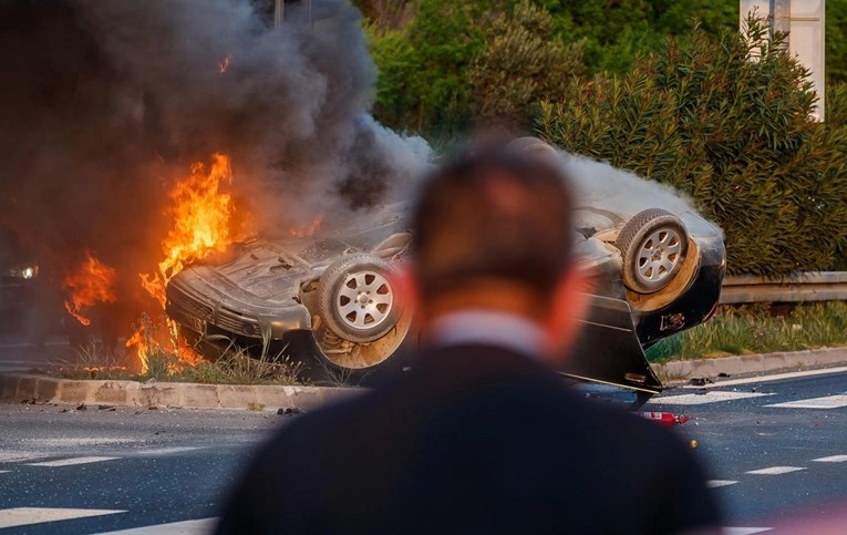 Detalji nesreće: Poginuli 29-godišnji motorist i 32-godišnja žena. Dijete u bolnici